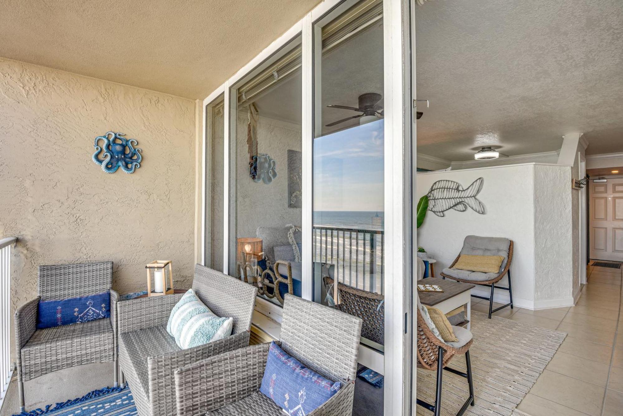 Top-floor With 2 Oceanfront Balconies! Daytona Beach