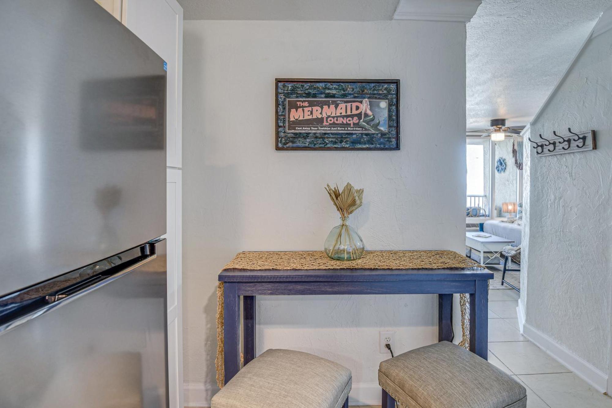 Top-floor With 2 Oceanfront Balconies! *