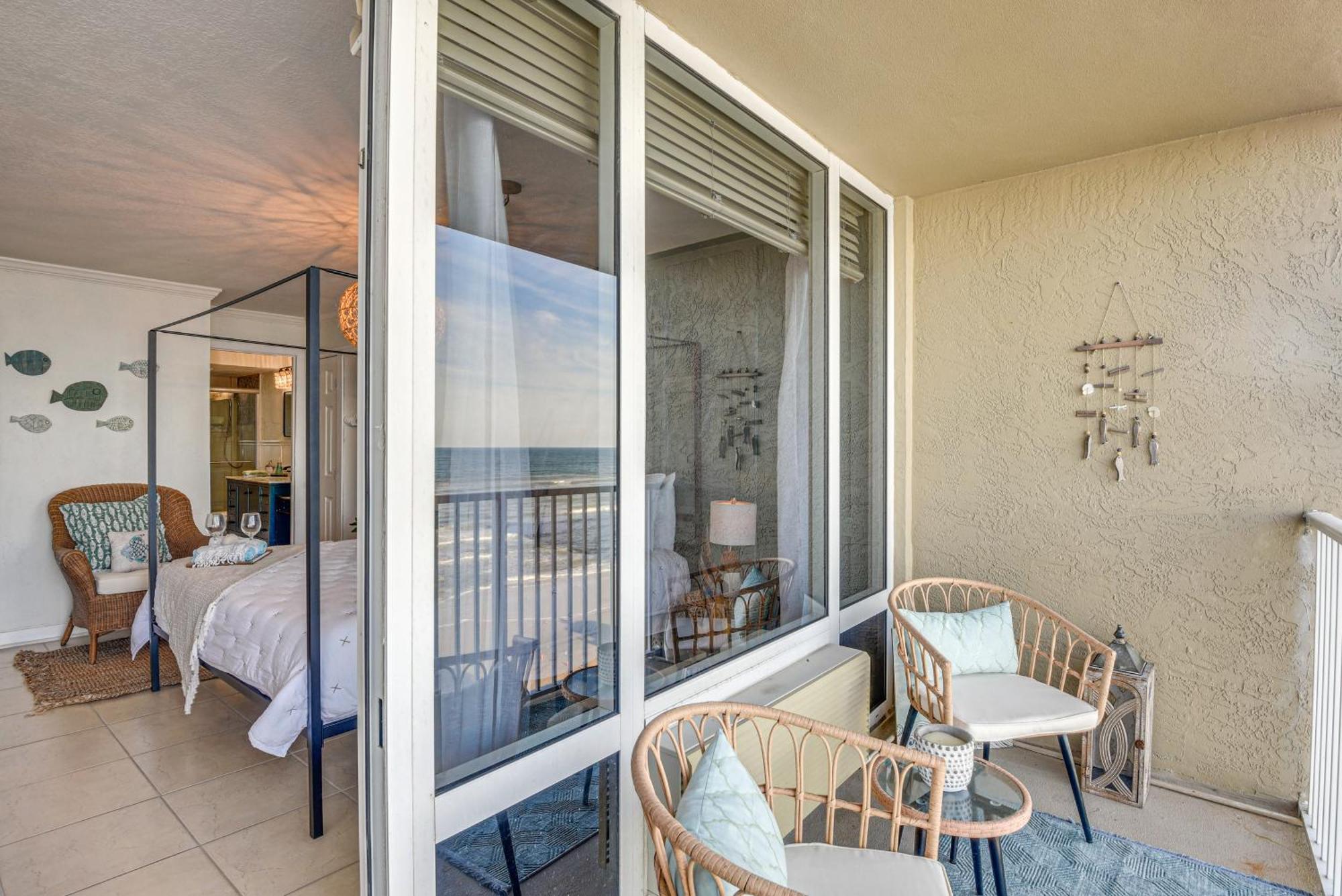 Top-floor With 2 Oceanfront Balconies! Daytona Beach