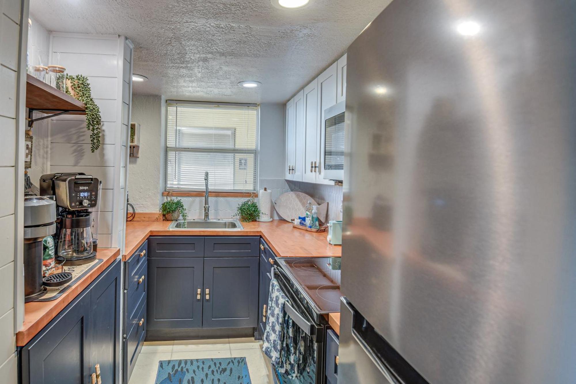 Top-floor With 2 Oceanfront Balconies! Apartamento