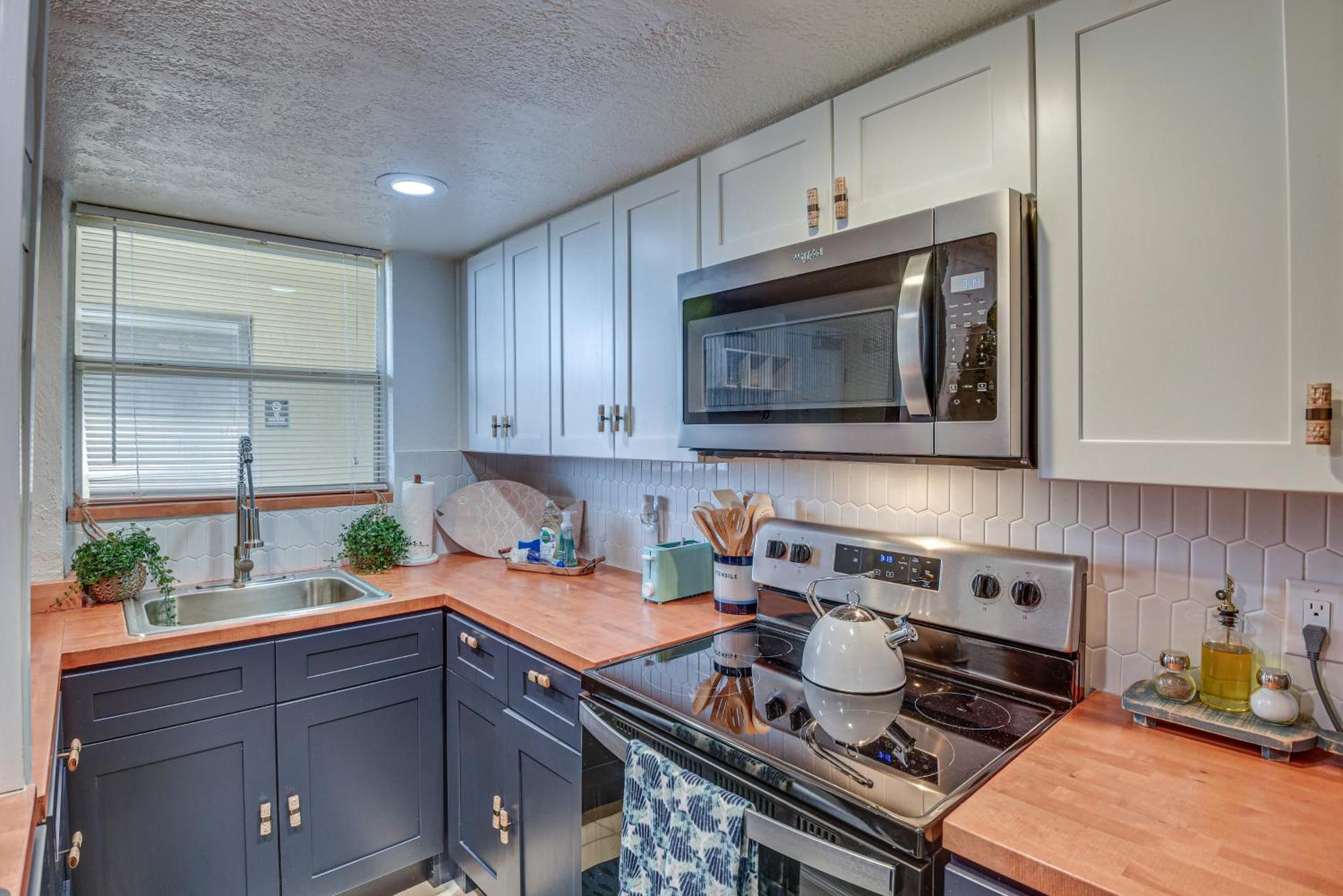 Top-floor With 2 Oceanfront Balconies! * Daytona Beach